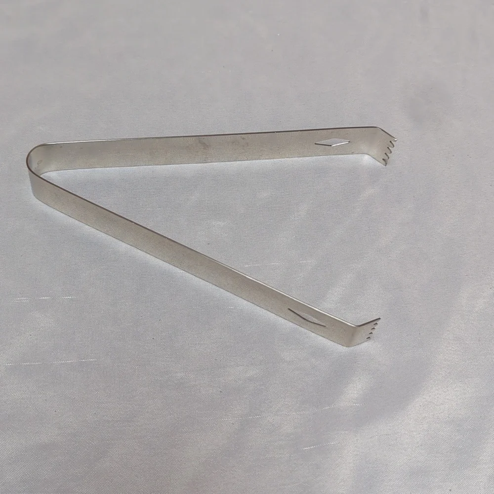 4 Piece Barware Set- 2 Pour Spouts, 1 Measuring Jigger .5 Oz To 2 Oz, 1 Tongs